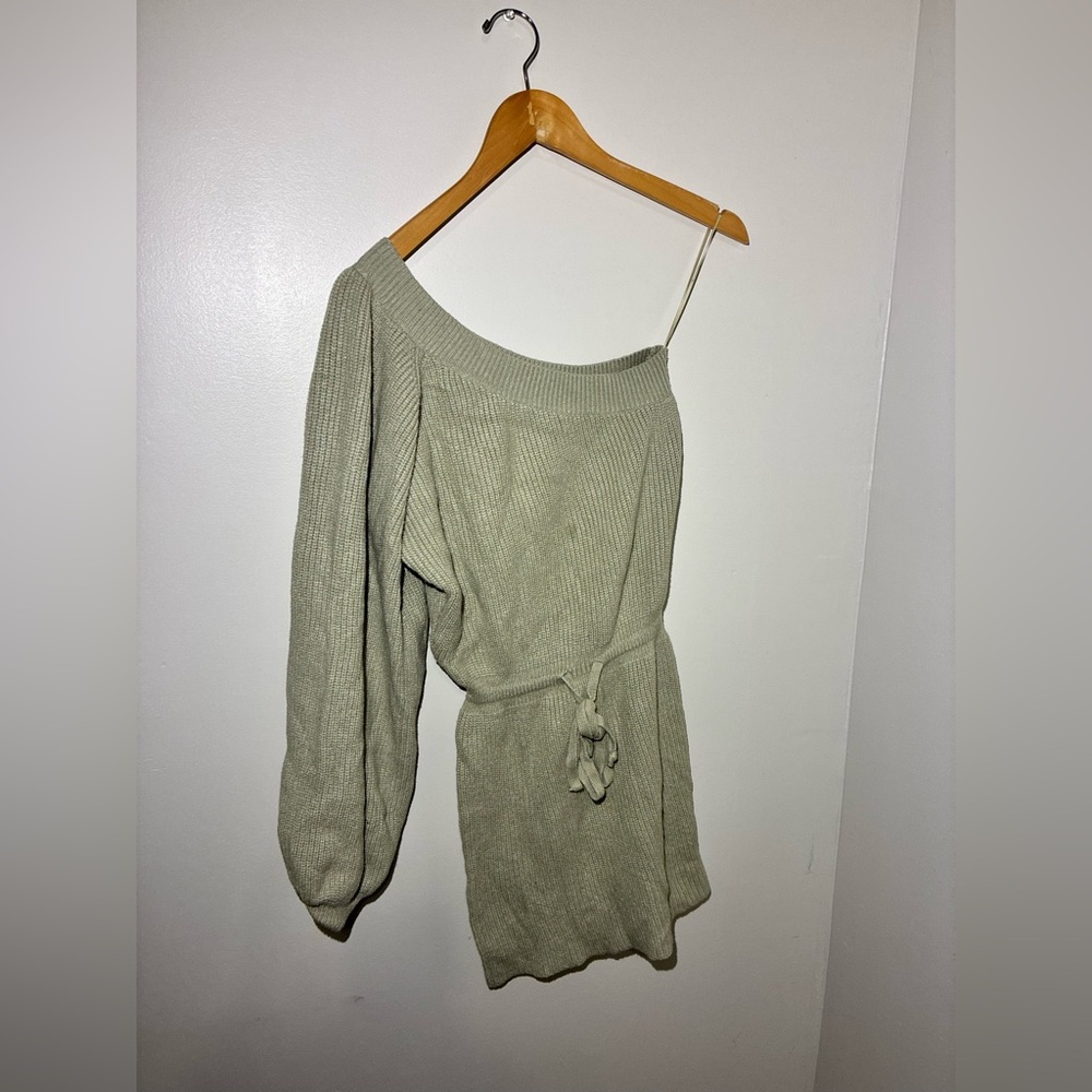 Mint Green One-Shoulder Knit Sweater – Medium 💚 Asymmetrical